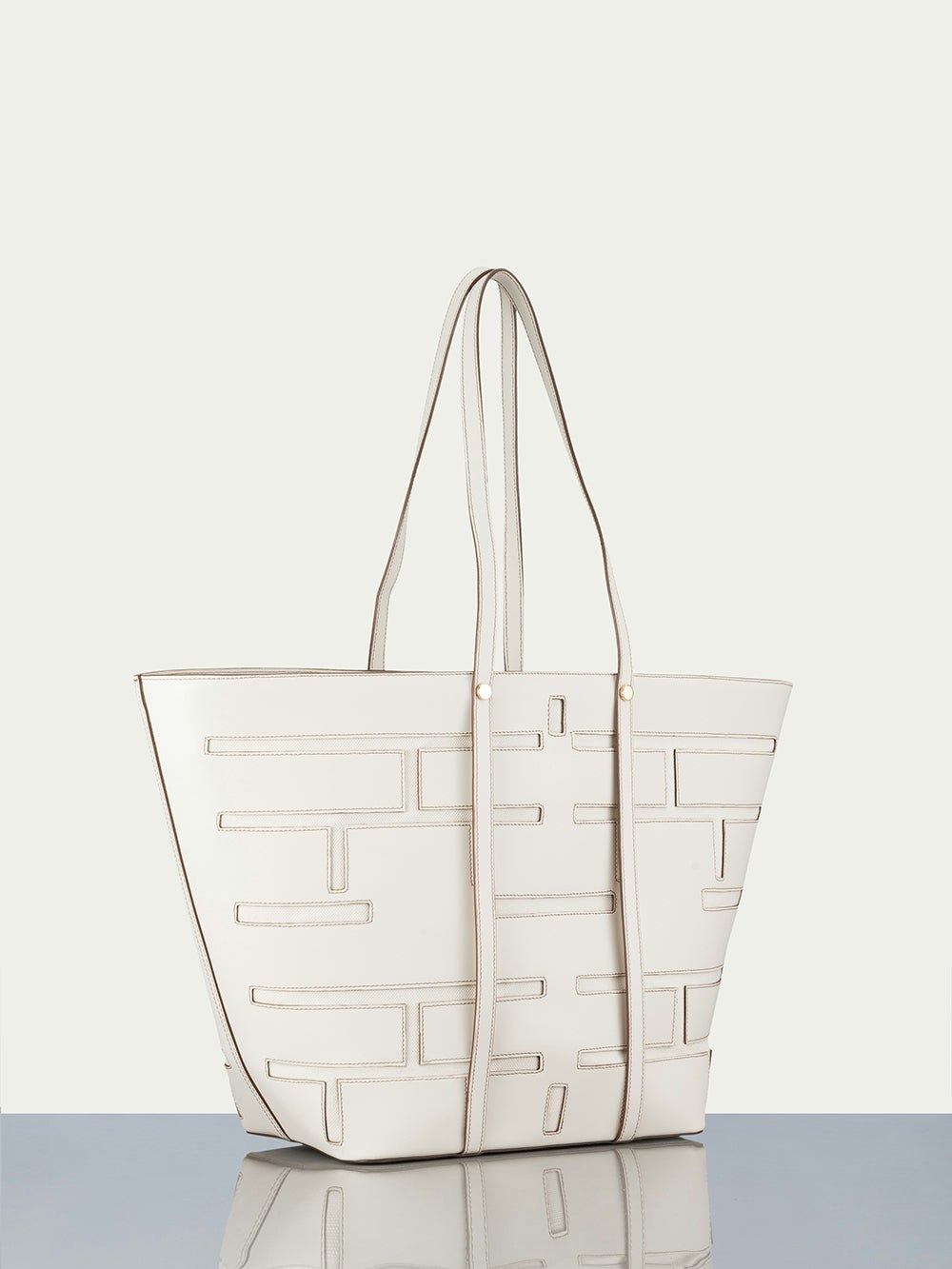 tote back view
